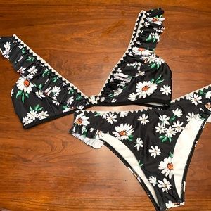 Daisy Ruffle Bikini
